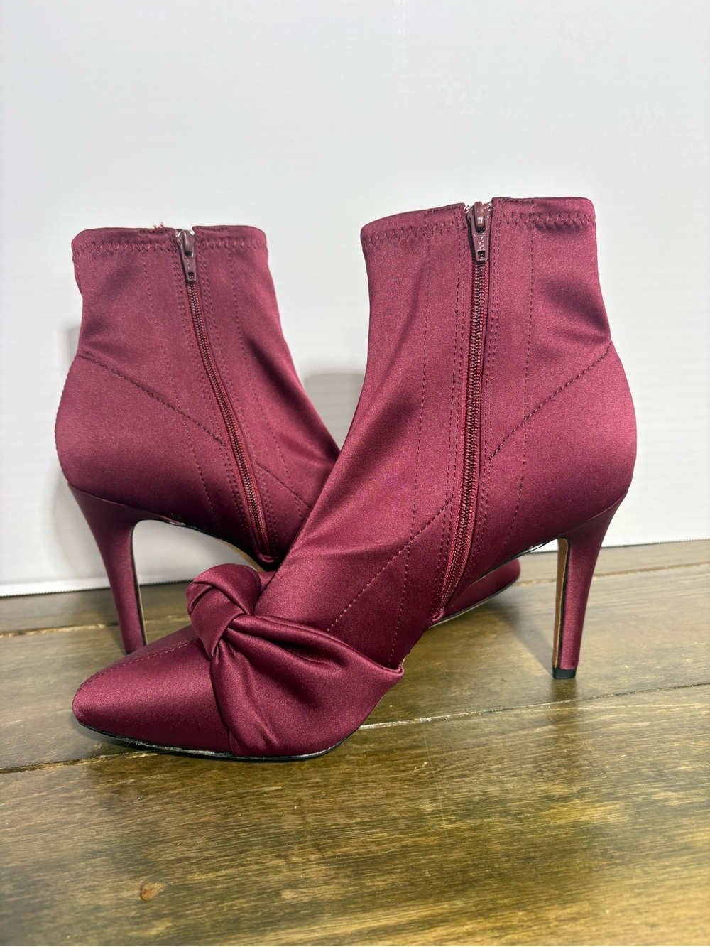 NEW Antonio Melani Kamerin Burgundy Satin Ankle Boots Size 10 - Picture 10 of 10